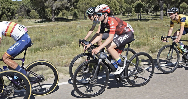 William Kirkham sigue de dulce para dar un nuevo Top-10 a Torres